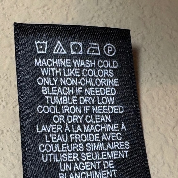 NWT Adrianna Papell Black/Cream Bubble Circles Flutter Sleeves Blouse; Size M - Picture 8 of 8